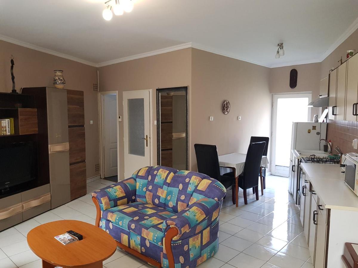 Belvárosi apartman Apartment Eger Bagian luar foto